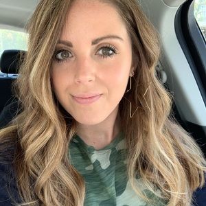 Meet your Posher, Carly